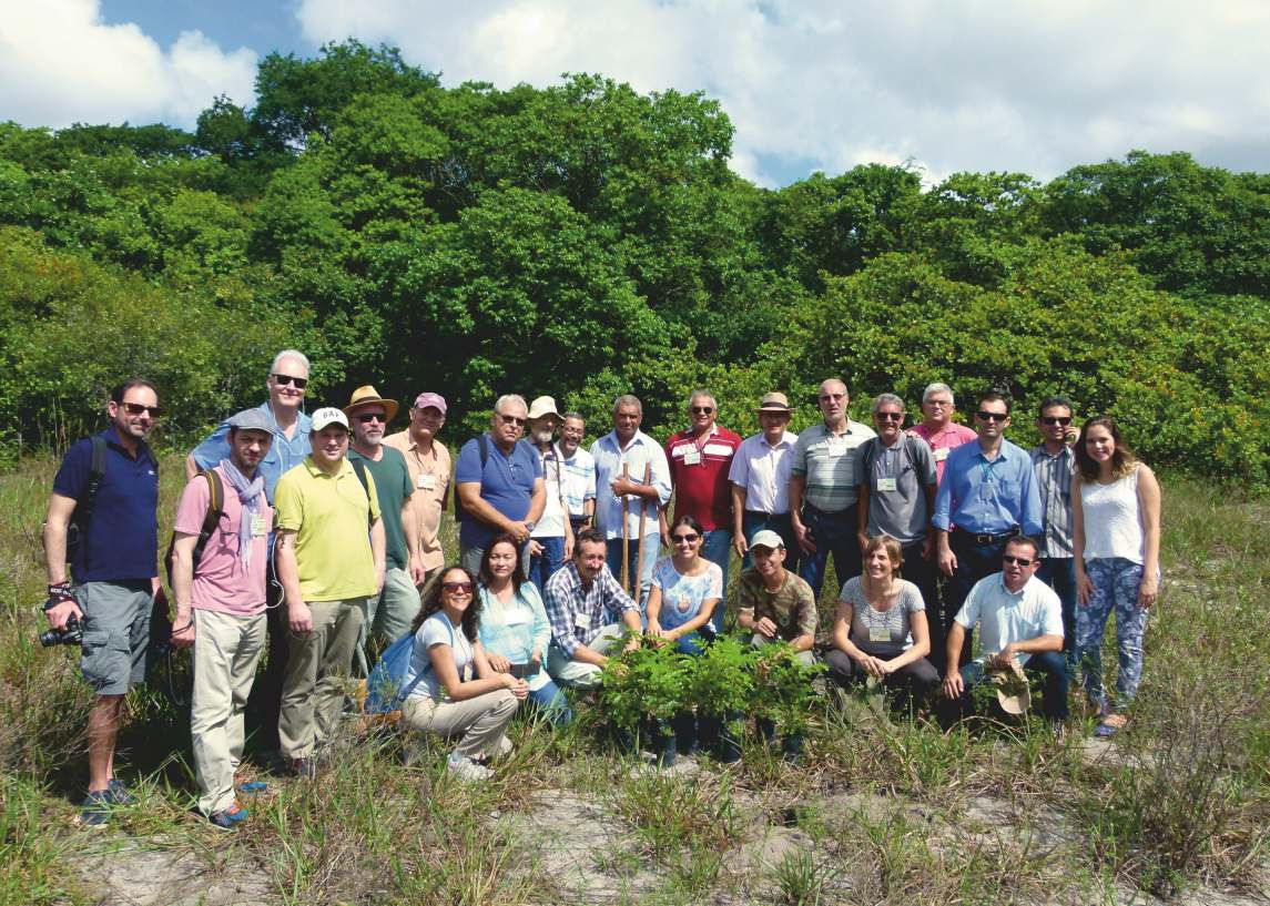 APNE-IPCI-Feldexkursion mit Wissenschaftlern und Teilnehmern lokaler Universitäten